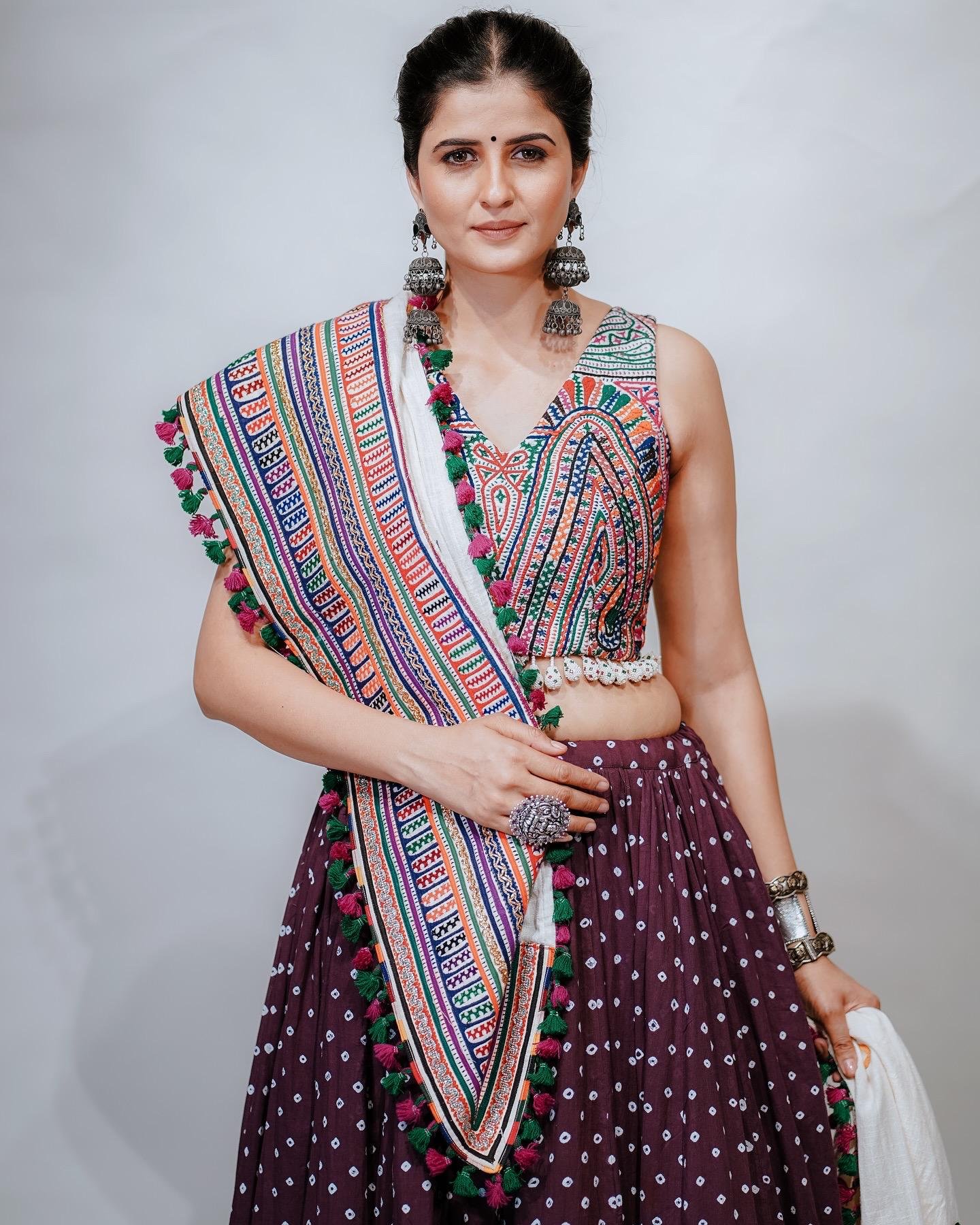 Bandhani Chaniya with Golden Detailing Border